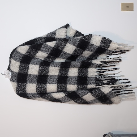 Time and Tru Blanket Wrap Sweater Open Front Poncho - Picture 3 of 3